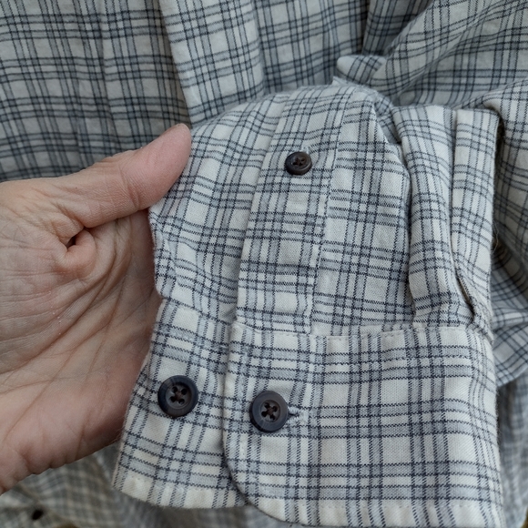 Eddie Bauer long sleeve cotton shirt - Picture 9 of 9